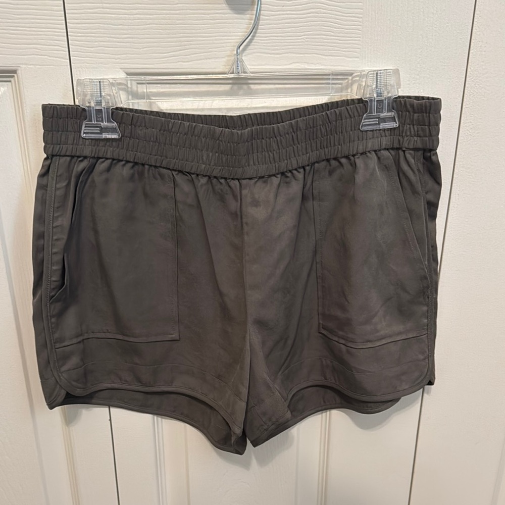 Joie brand khaki green shorts size medium